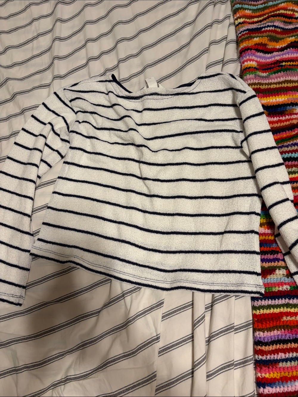H&M White and Navy Striped Women's Sweater